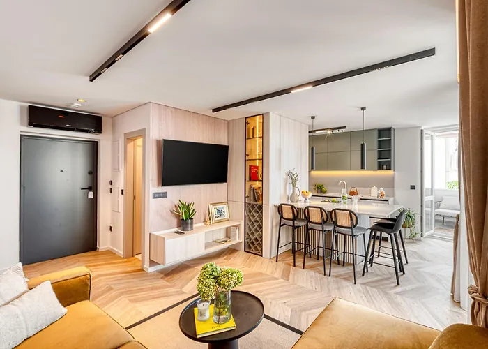 Golden Niche Apartment
